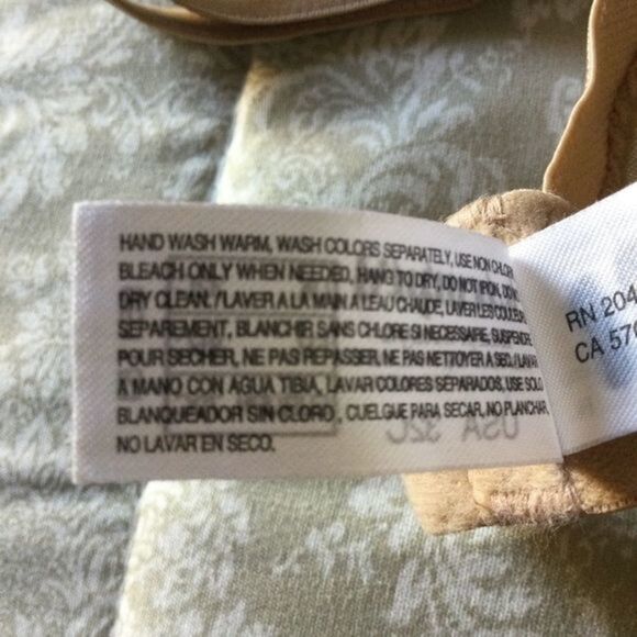 B.tempt’d by Wacoal Underwire Nude Sheer Lace Bra 32C - Picture 8 of 9